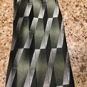Arrow Green and Black tie